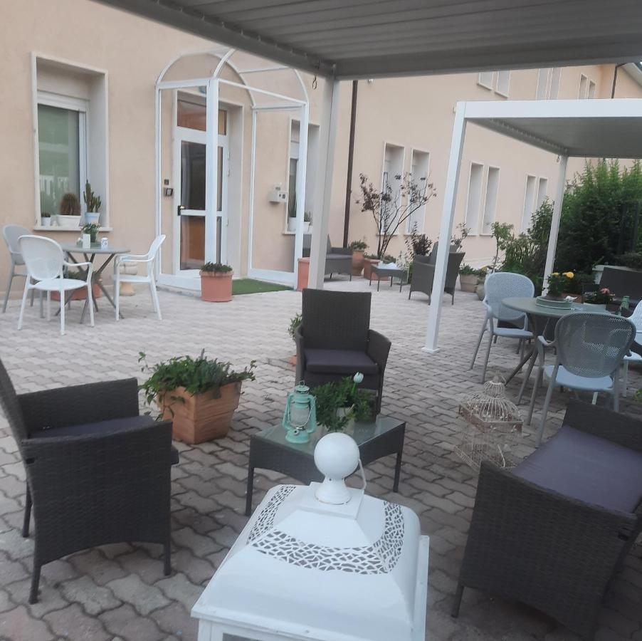 Hotel Porta Rivera LʼAquila Esterno foto