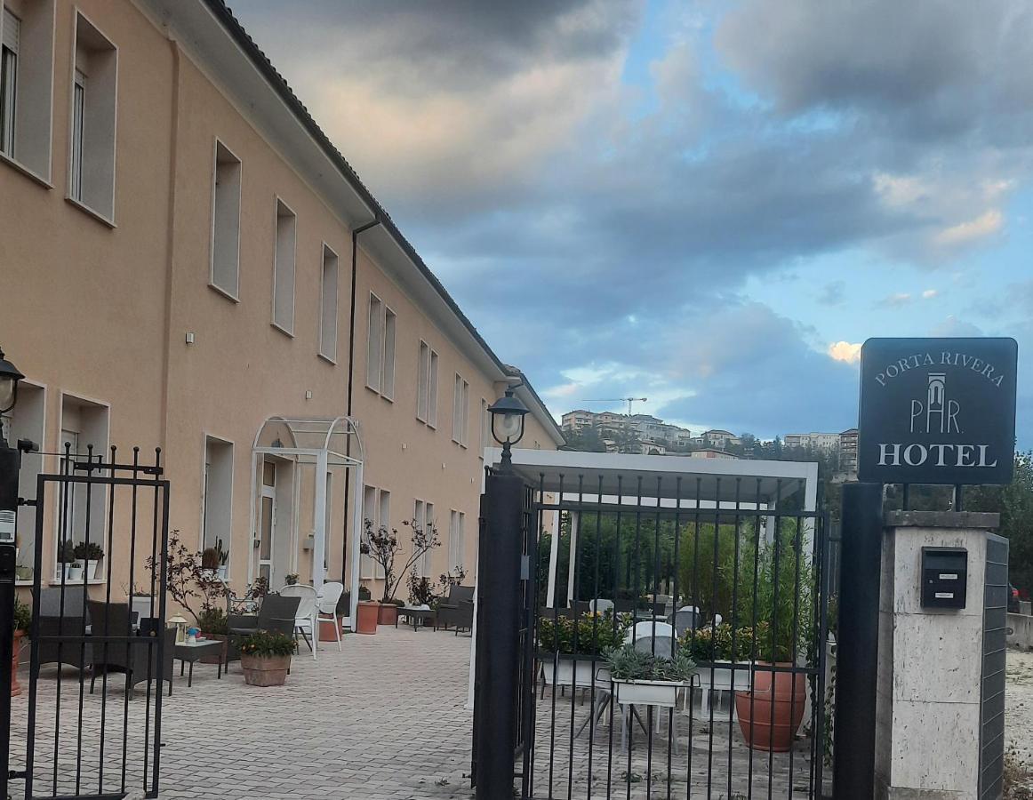 Hotel Porta Rivera LʼAquila Esterno foto