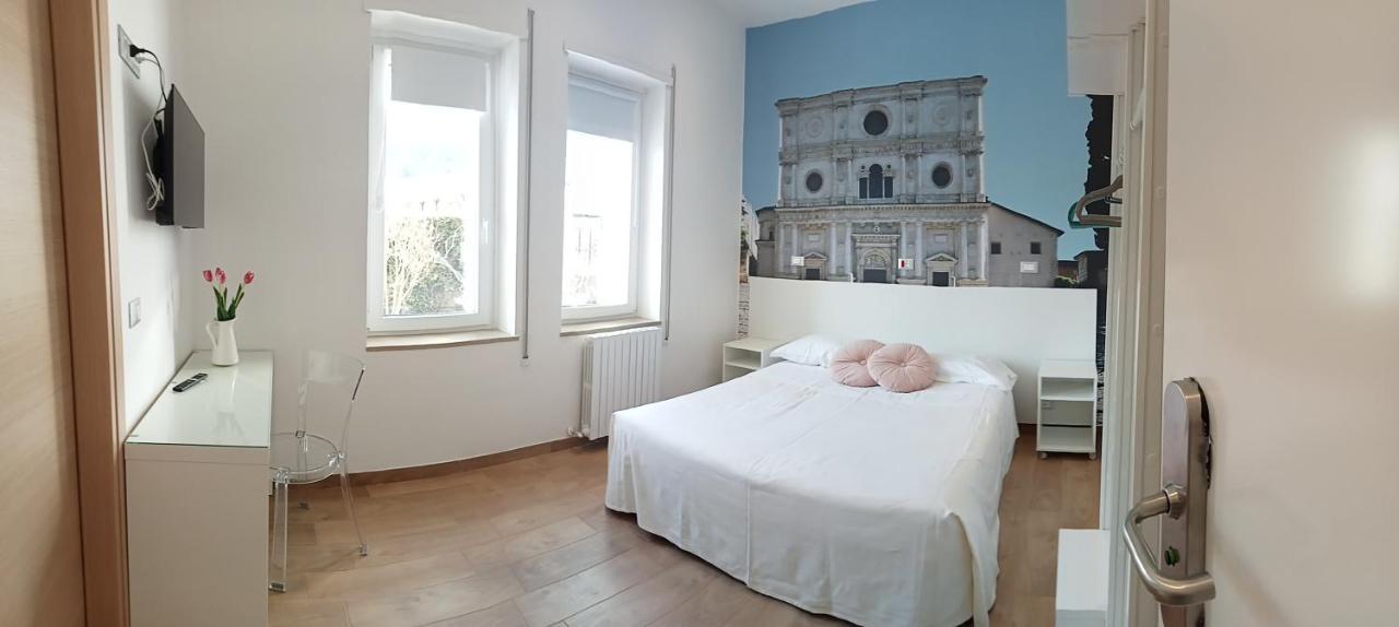 Hotel Porta Rivera LʼAquila Esterno foto
