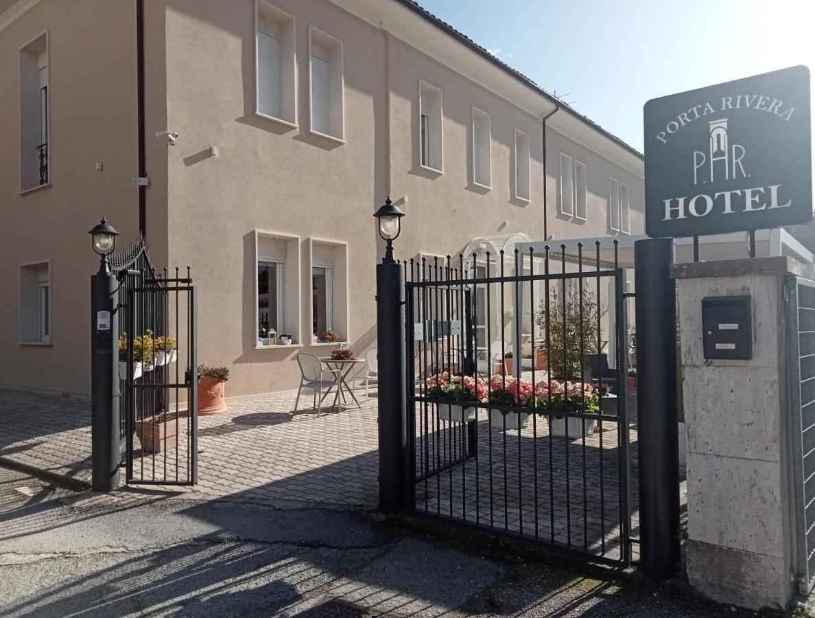 Hotel Porta Rivera LʼAquila Esterno foto