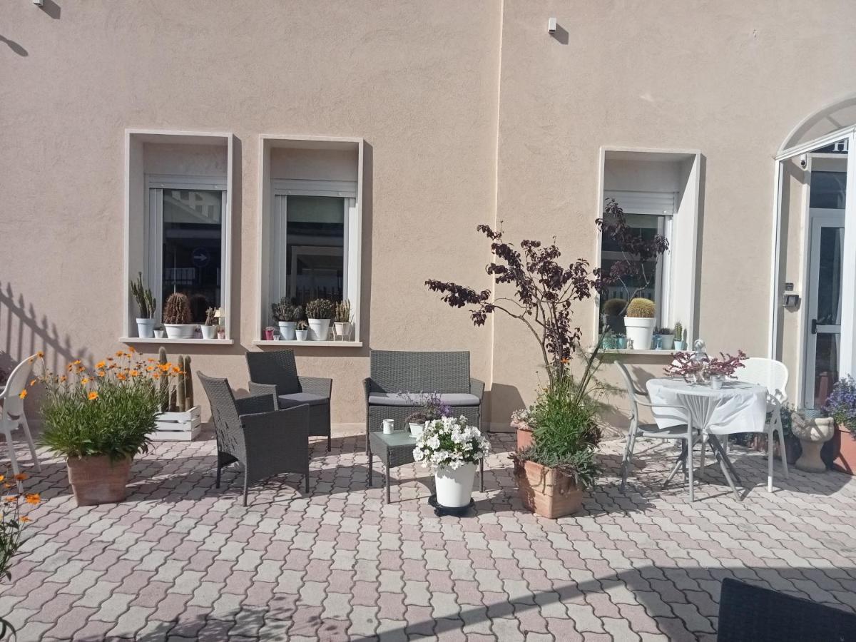 Hotel Porta Rivera LʼAquila Esterno foto