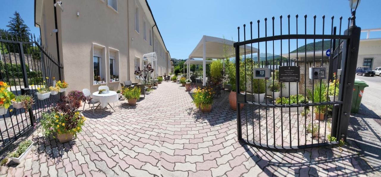 Hotel Porta Rivera LʼAquila Esterno foto
